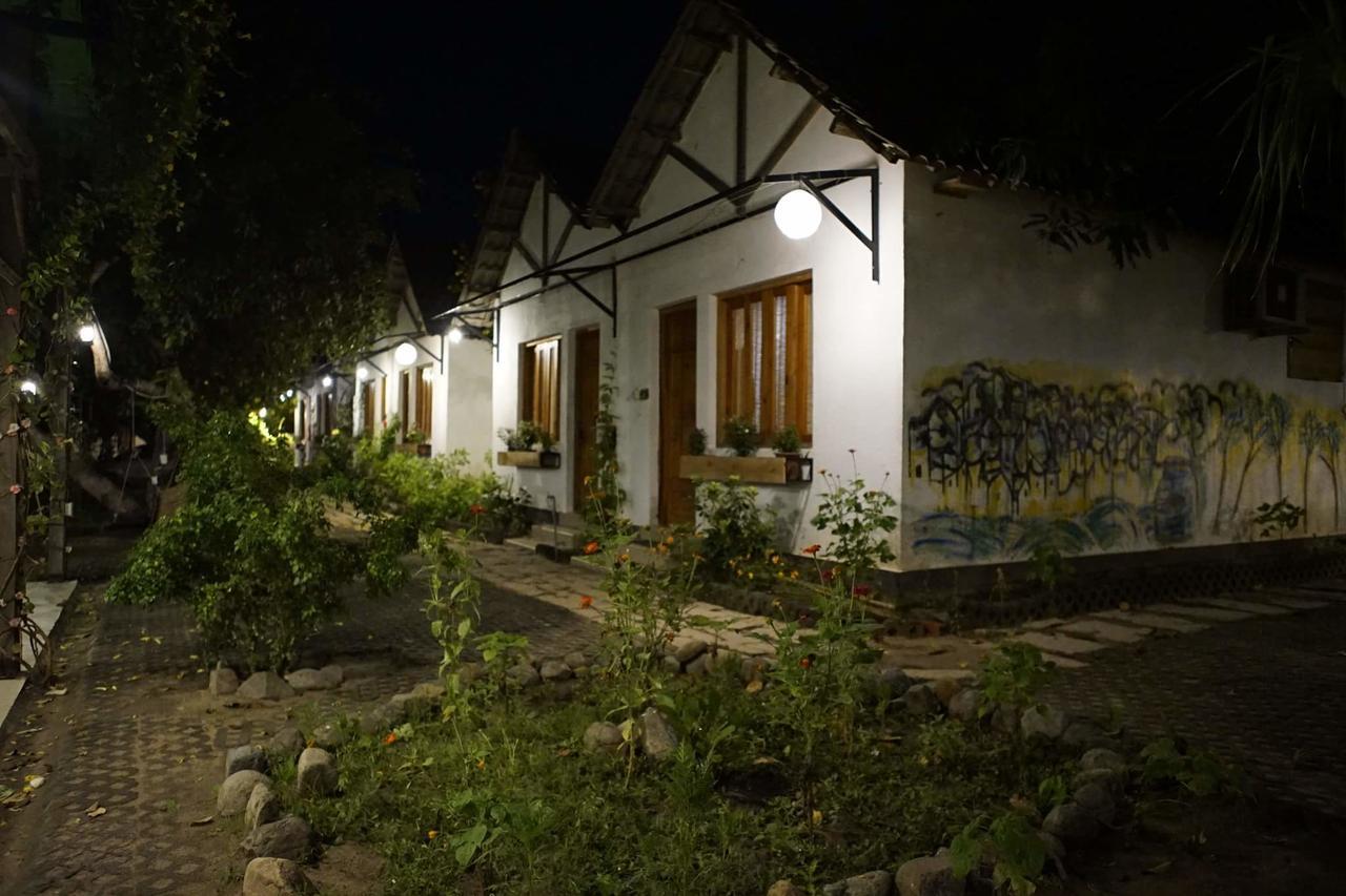 Dao Hoa Vang Villa Cam Ranh Bagian luar foto